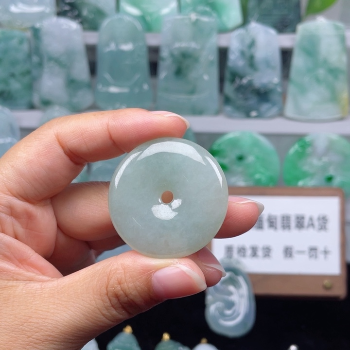 颈饰未镶嵌翡翠扣子