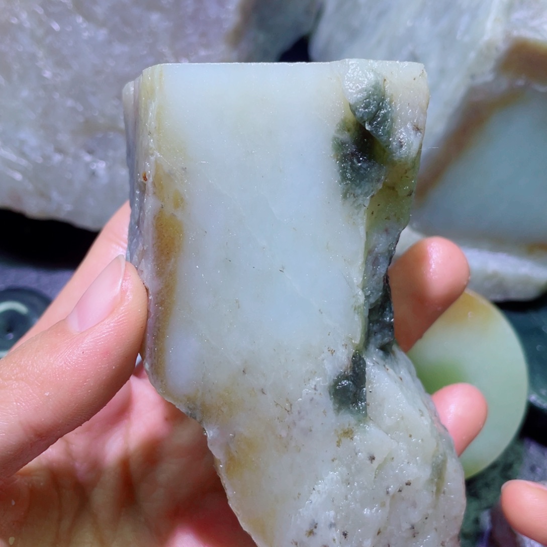 和田玉未镶嵌珠宝半成品