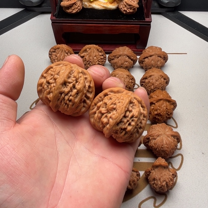 吊坠龙脊菩提全品41九龙一对。