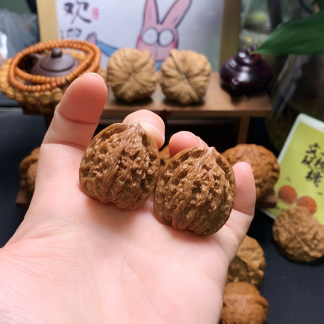 文玩核桃吊坠麦虎手捻30