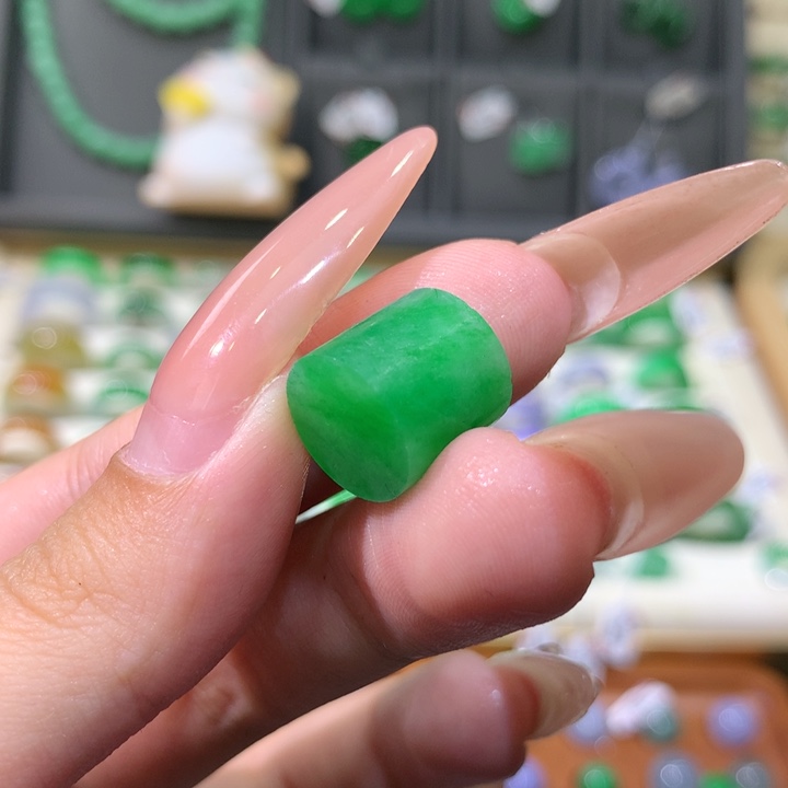 未镶嵌戒指翡翠路路通问后台