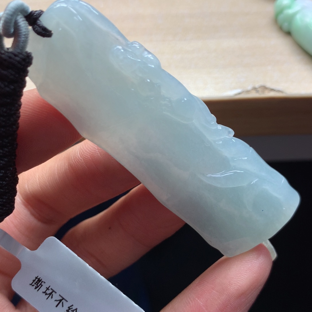 颈饰未镶嵌翡翠吊坠