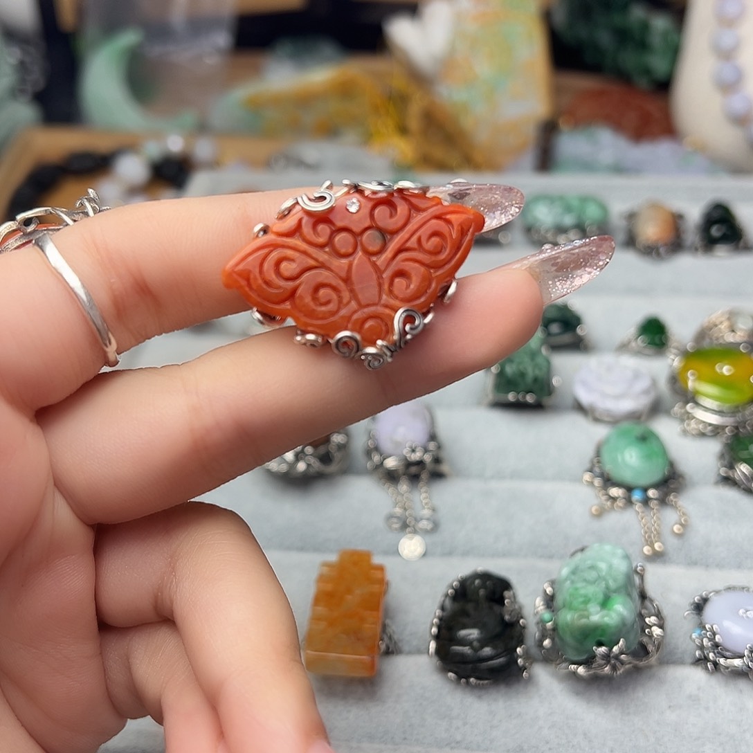 翡翠吊坠(赠链)未镶嵌ℳ****?吊坠