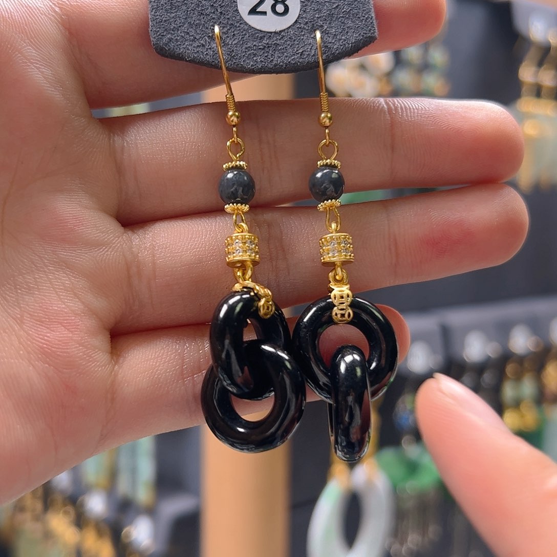 未镶嵌翡翠耳饰翡翠