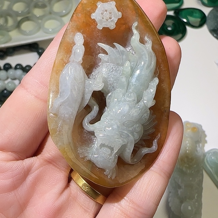 翡翠未镶嵌颈饰翡翠