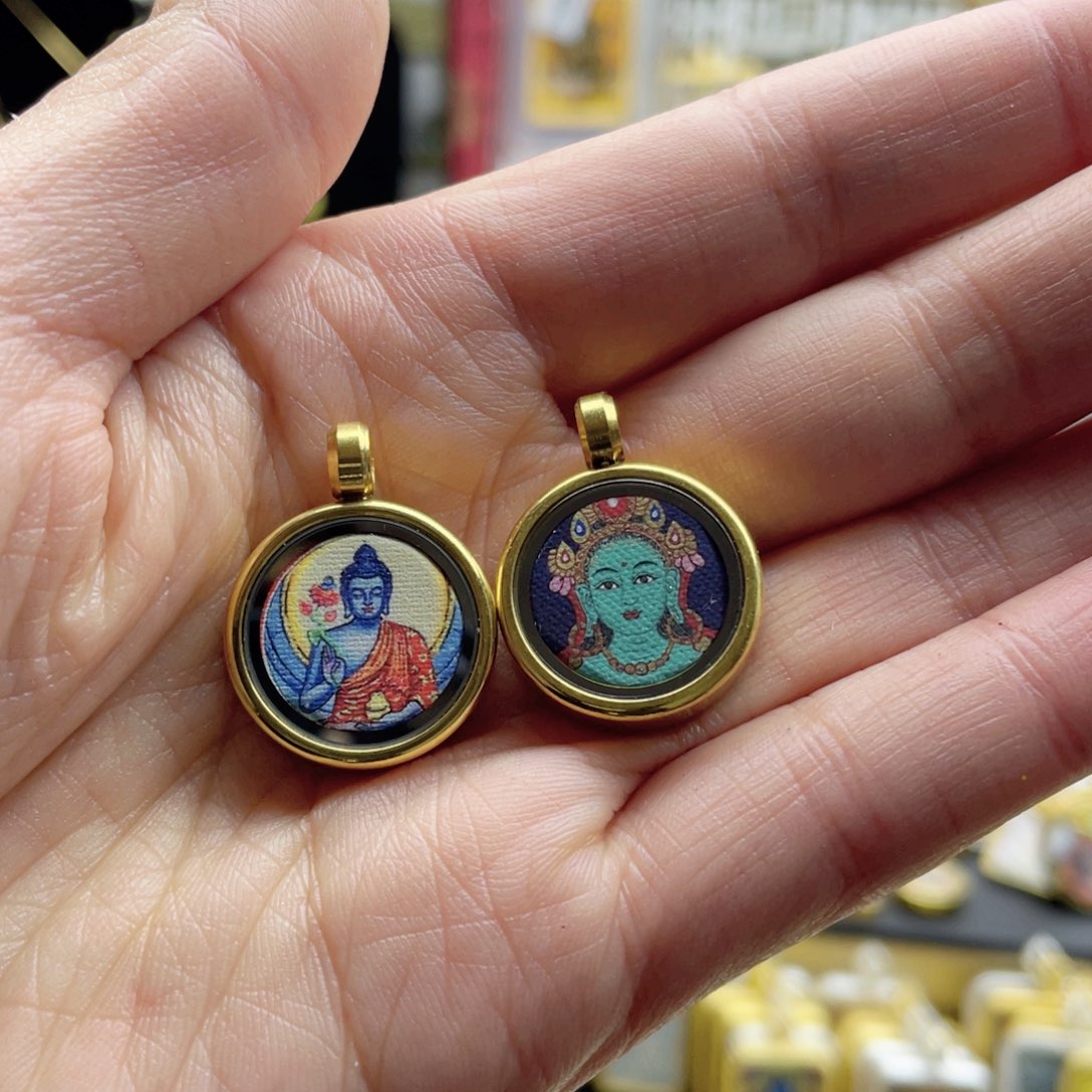 M***呀铜铁合金类唐卡等多种形式的艺术形式