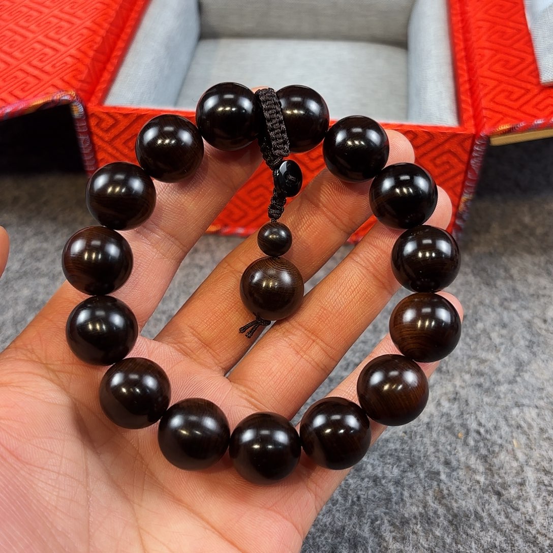 崖柏太行崖柏绿色结油手串五灵脂1.5国工