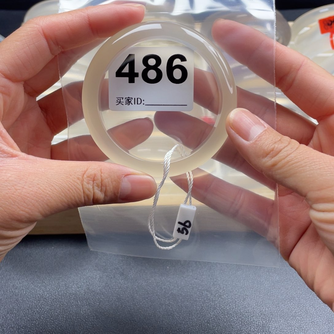 玛瑙/玉髓手镯未镶嵌?