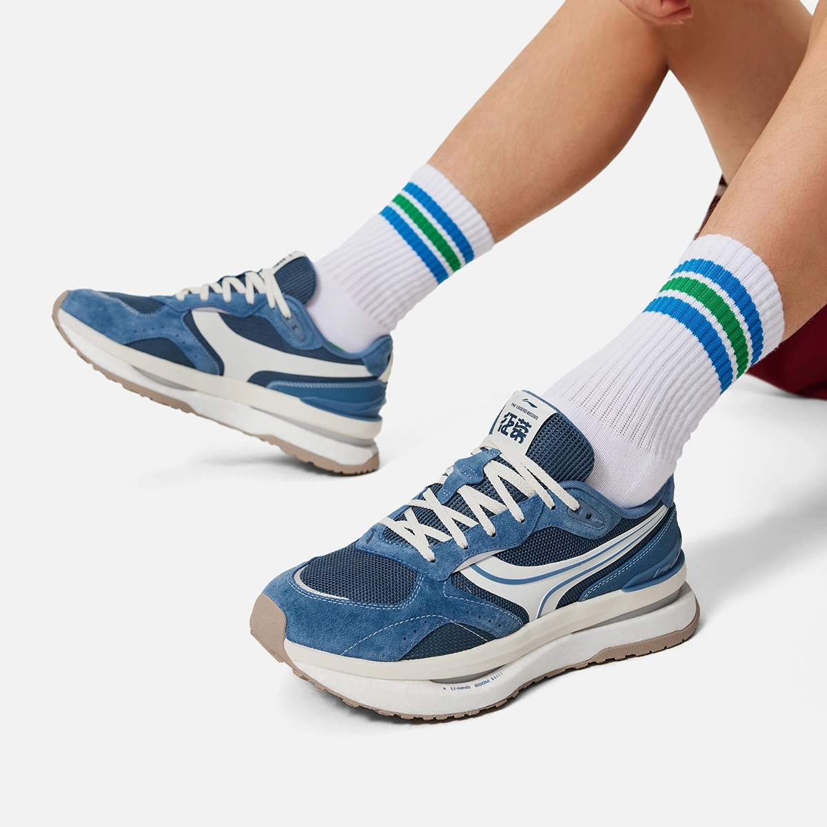 李宁2024年征荣 M1000 男女同款反光轻量高回弹经典休闲鞋AGCU073