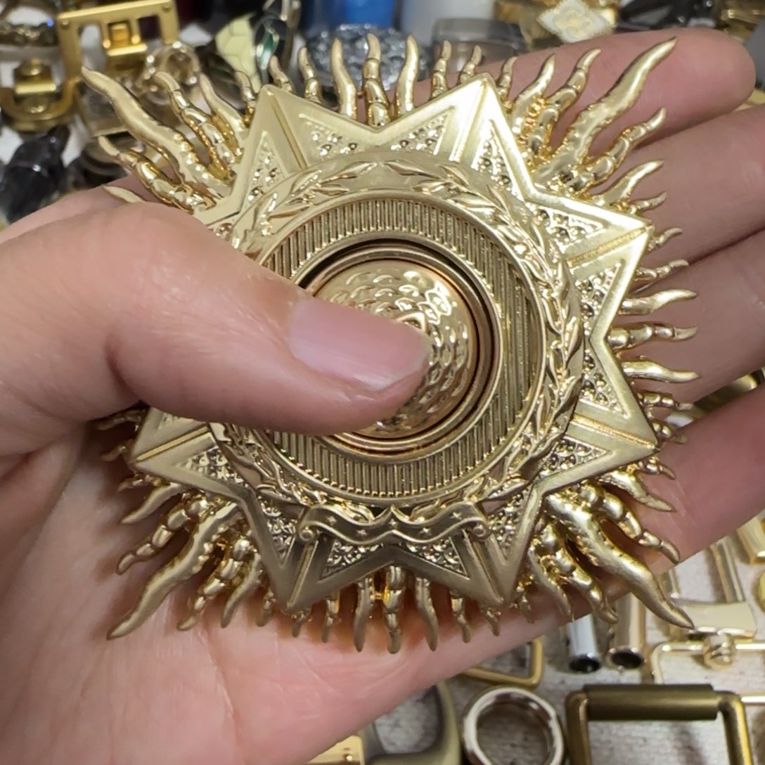 金色包锁10元一个