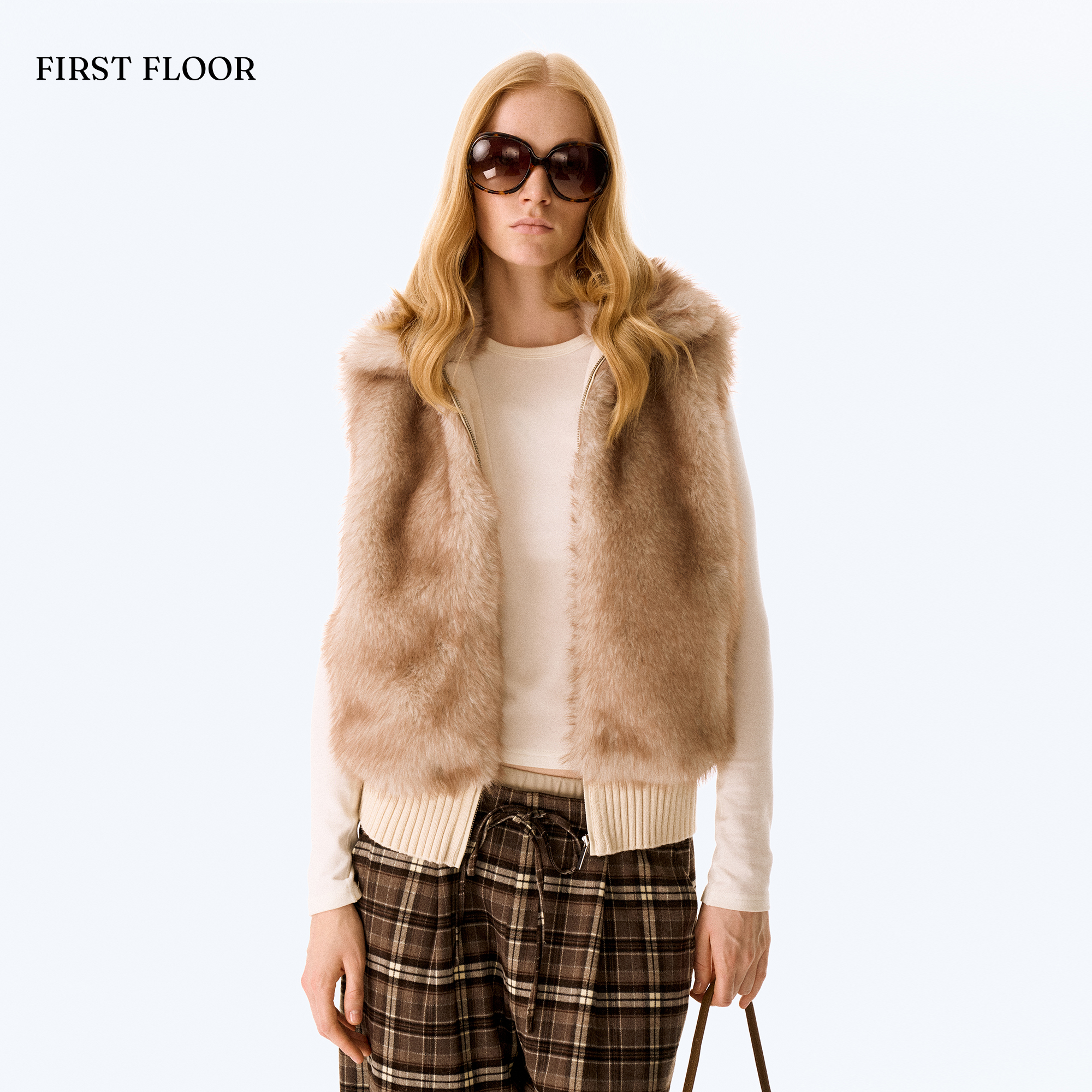 人造皮草 FIRSTFLOOR 可拆卸拼接绒感毛织翻领环保皮草短外套马甲