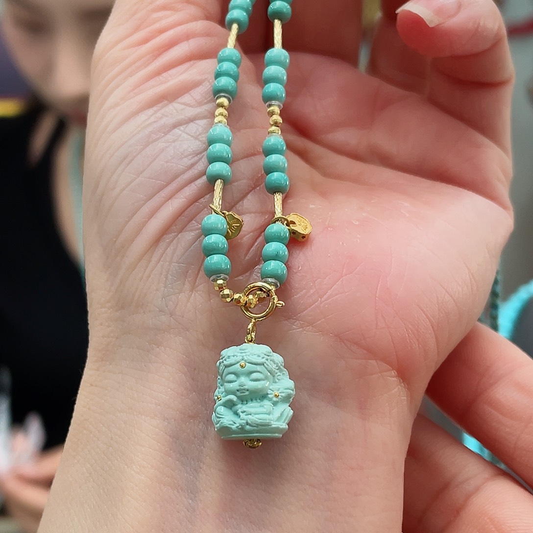 绿松石颈饰18K金镶嵌