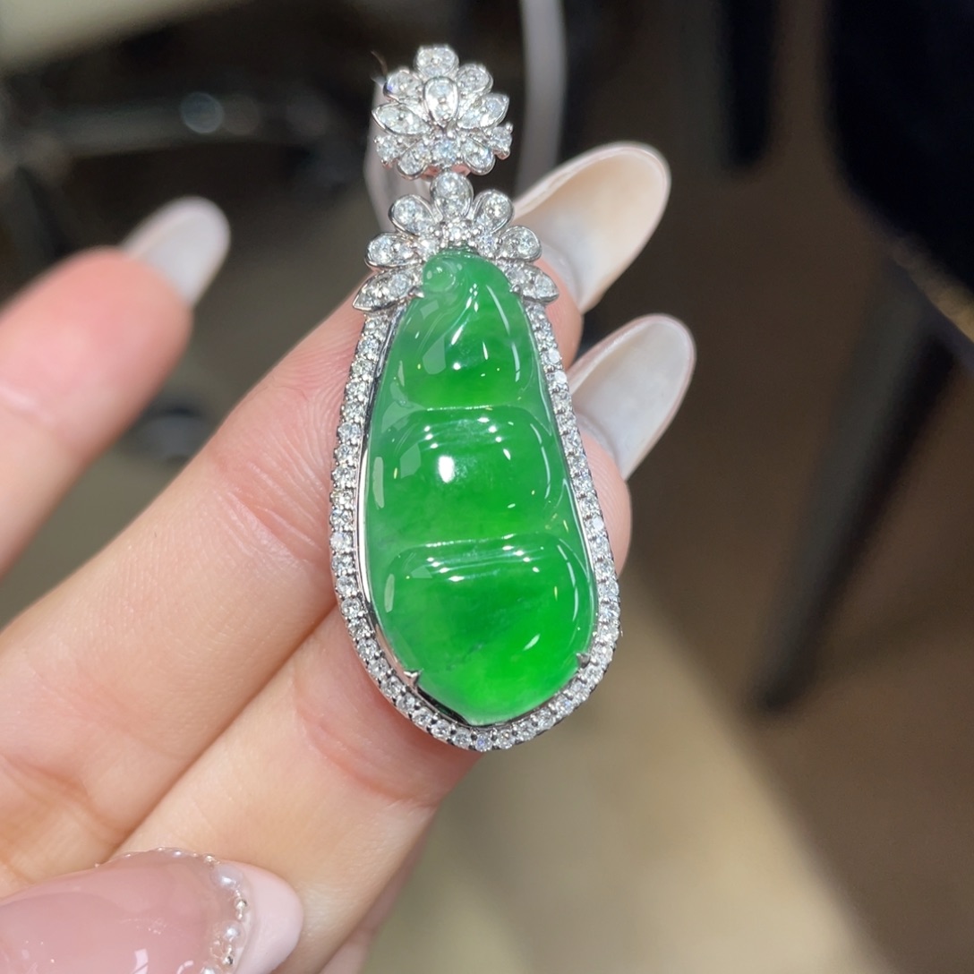 翡翠颈饰18K金镶嵌天然缅甸翡翠a货