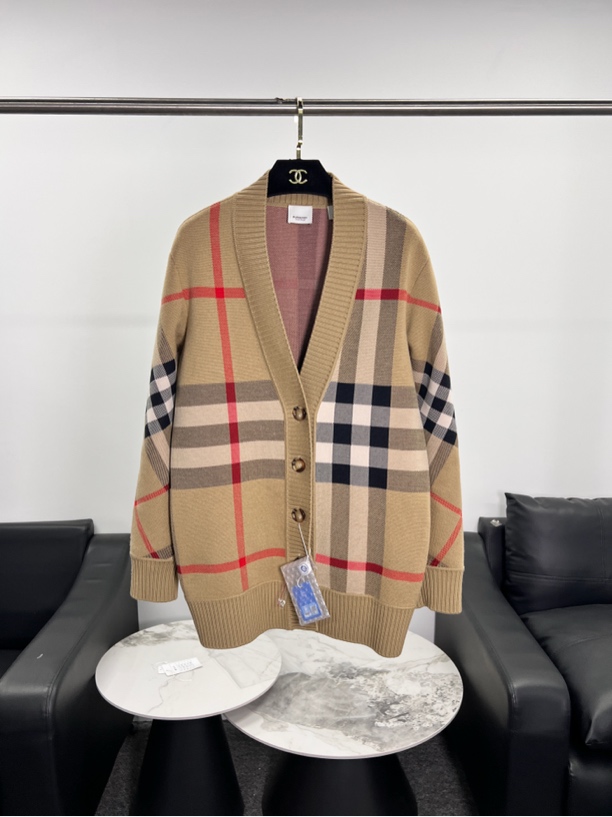 95新 BURBERRY/博柏利 CZF0760/经典格纹开衫/尺码S