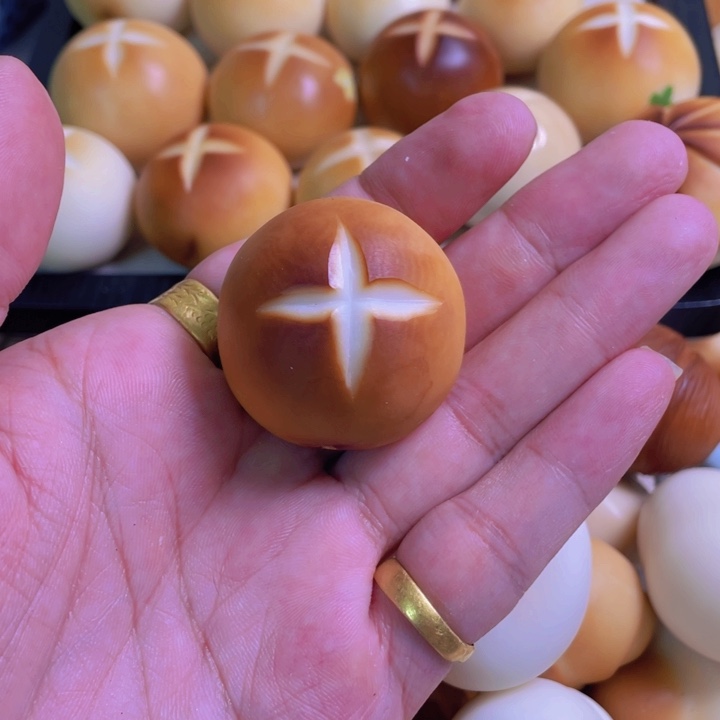 钰***钰吊坠菩提根/象牙果