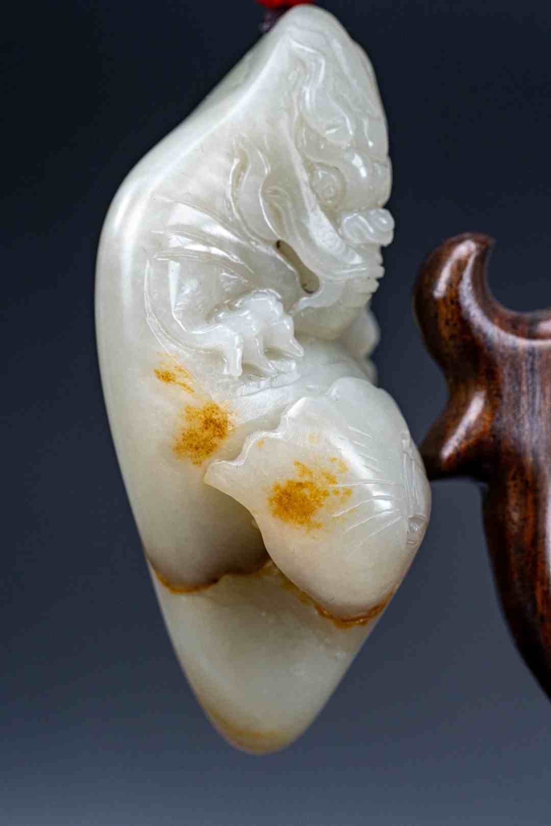 和田玉貔貅雕像手把件