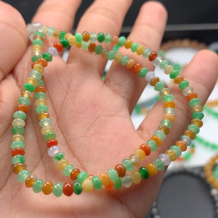 翡翠手镯未镶嵌卡