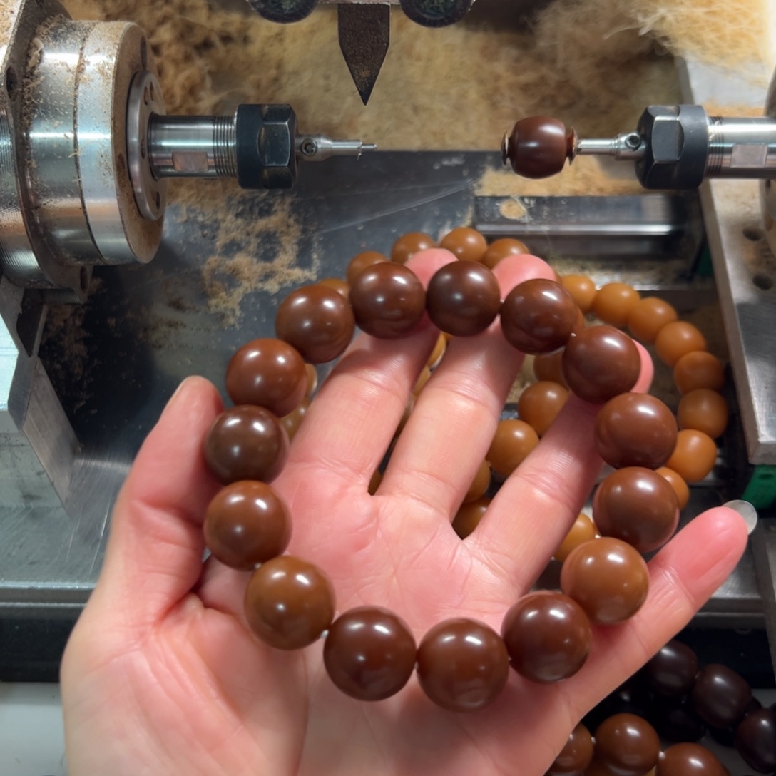 大***狼吊坠菩提根/象牙果