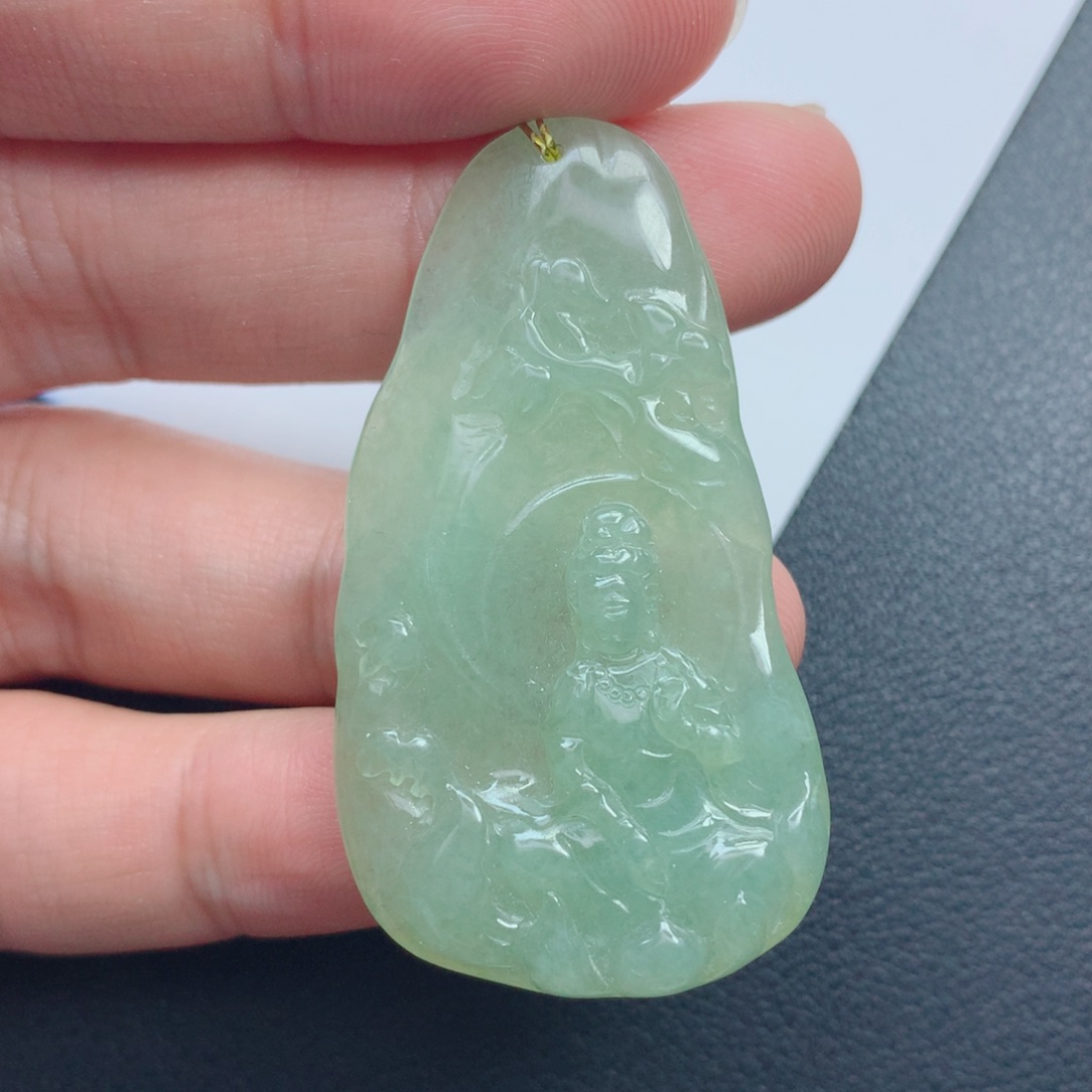 翡翠颈饰未镶嵌观音