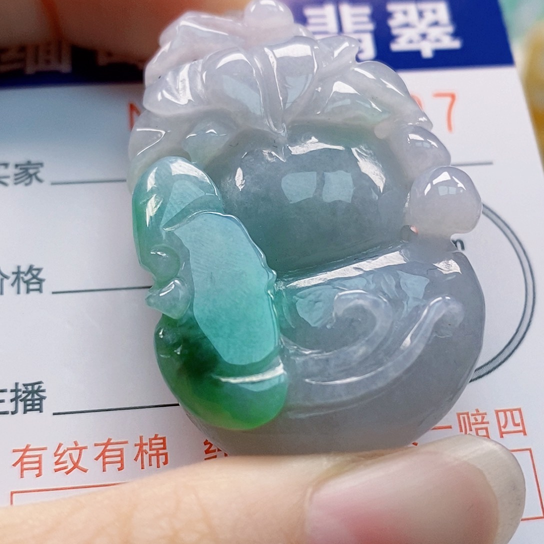 吊坠(不含链)未镶嵌翡翠