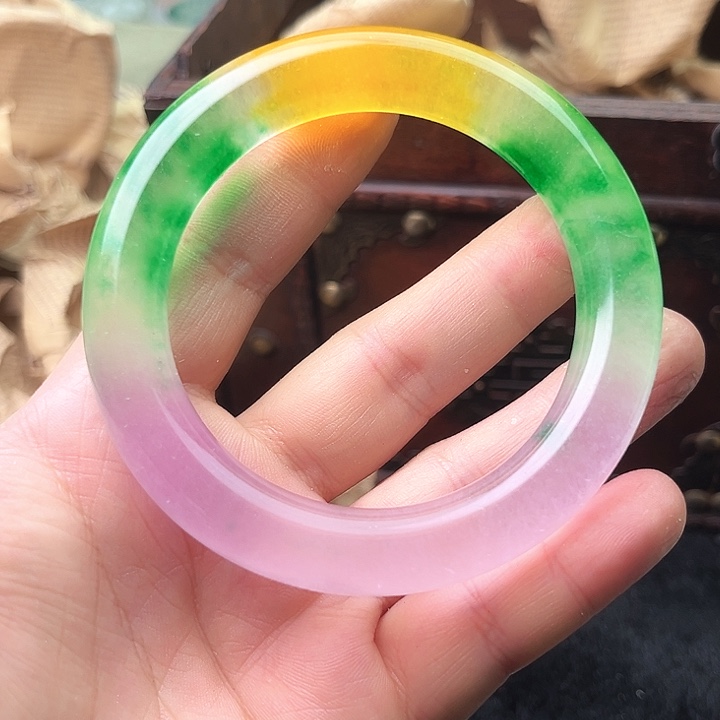 翡翠颈饰未镶嵌啊啊