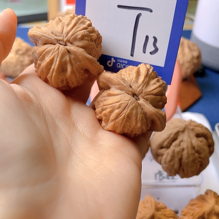 文玩核桃把件雄****司文玩核桃13