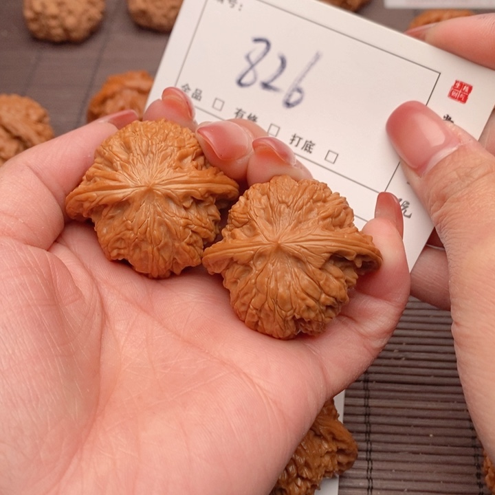 文玩核桃吊坠40.8正磨826