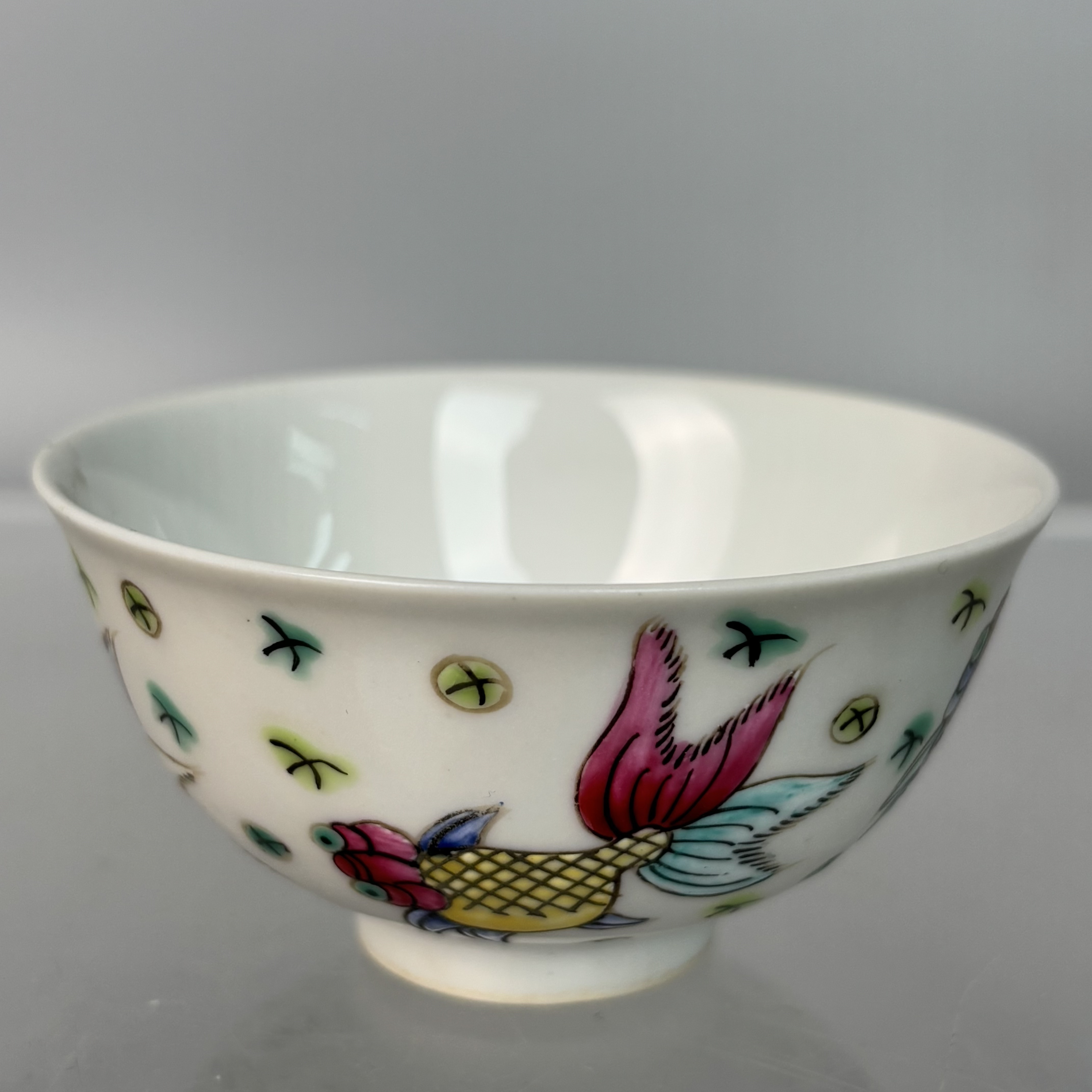 粉彩鲤鱼图主人杯