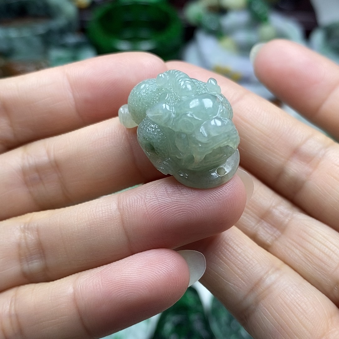 颈饰未镶嵌翡翠金蟾