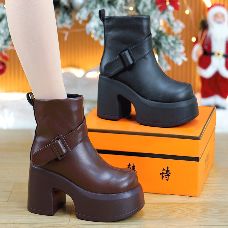  9cm小个子皮带方扣厚底短靴女潮2025冬季新款百搭增高休闲马丁靴