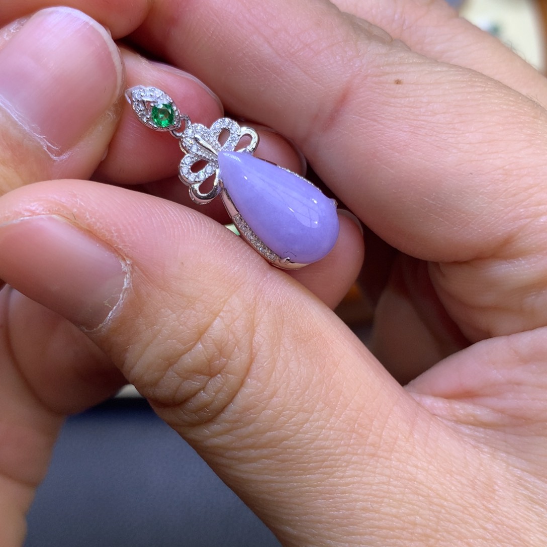 翡翠颈饰银S925镶嵌翡翠吊坠