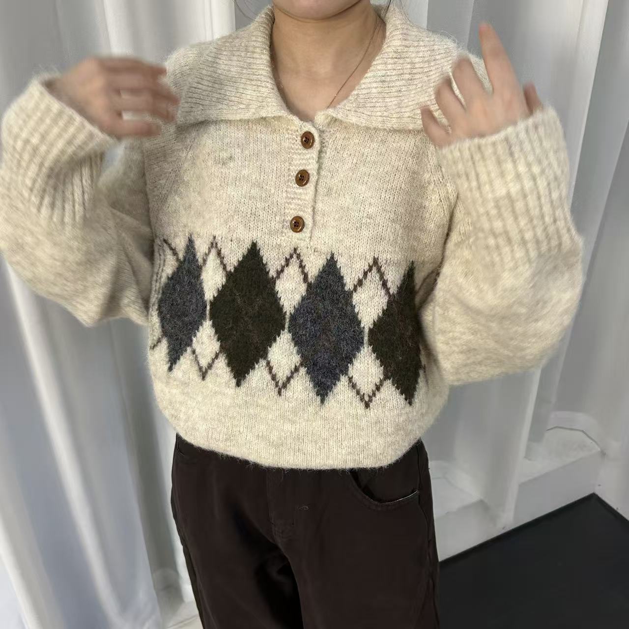 Sinbar Farm经典菱格纹翻领半扣毛衣