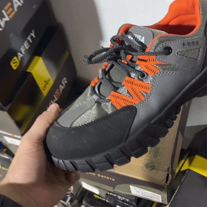 44码，编号510微瑕处理介意勿拍鞋