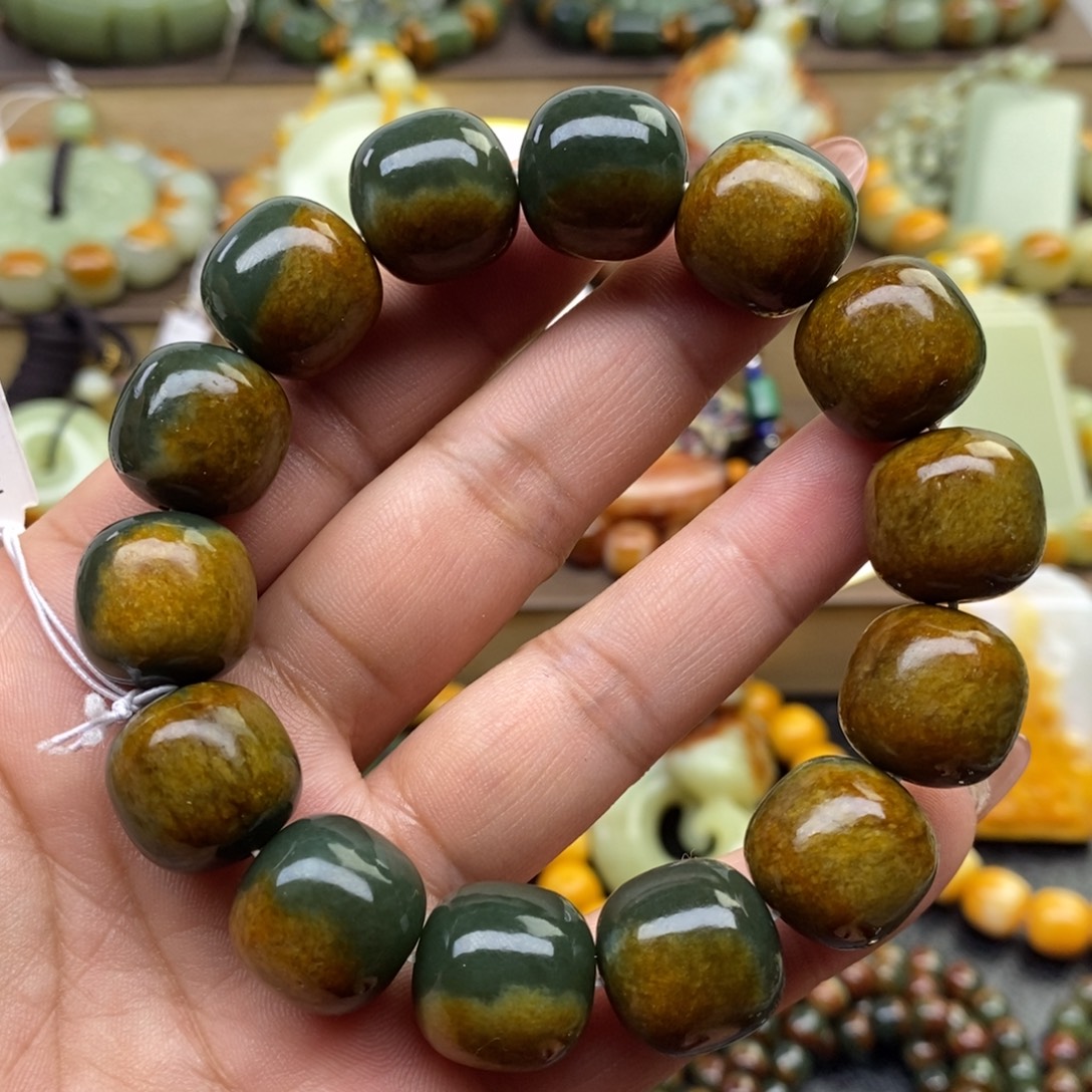 透闪石质玉未镶嵌手串