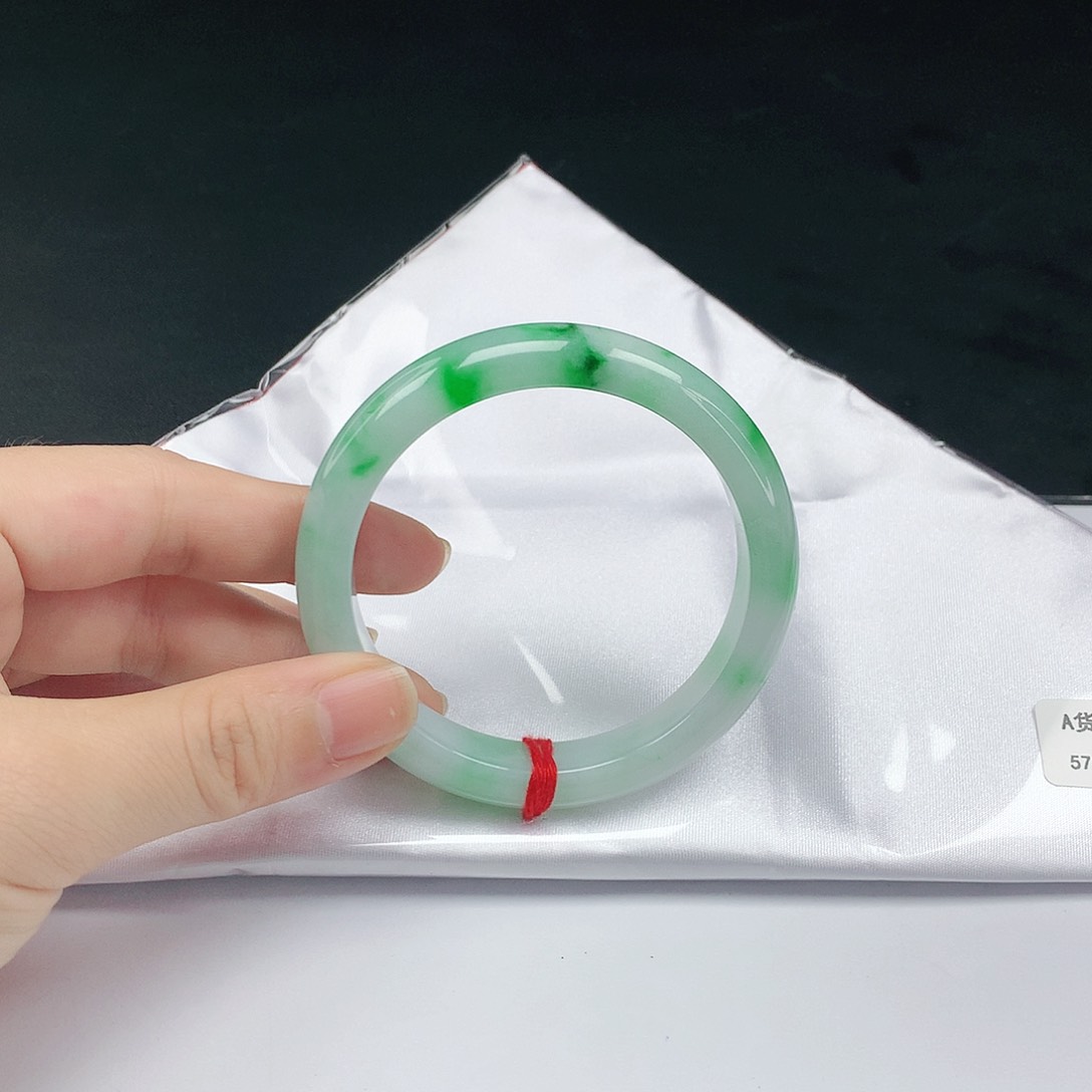 翡翠未镶嵌手镯翡翠600