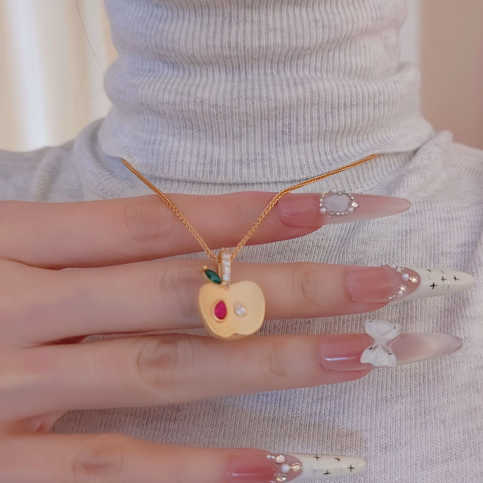 铜合金合成锆石项链 拉丝双面小苹果平安喜乐锁骨项链气质抽拉链