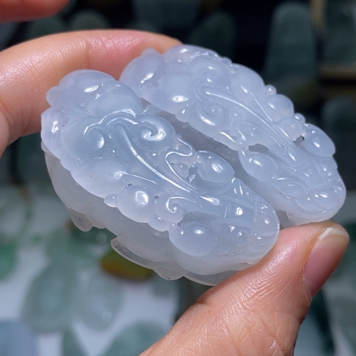 A***雨翡翠未镶嵌颈饰貔貅