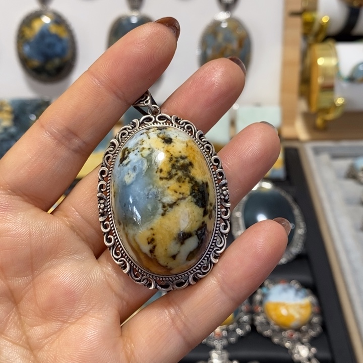 蛇纹石玉银S925镶嵌颈饰