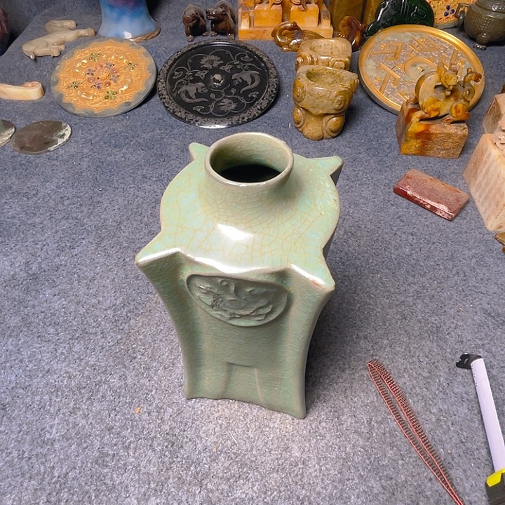 缸坎坎坷坷地走过这座