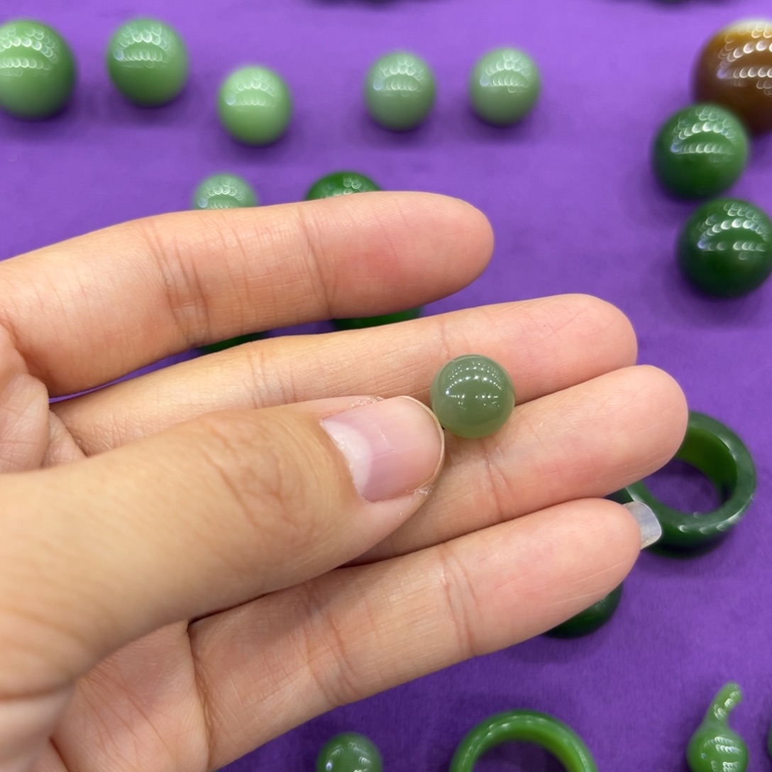 不***财和田玉未镶嵌颈饰