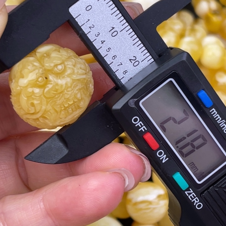 蜜蜡未镶嵌裸石微瑕286