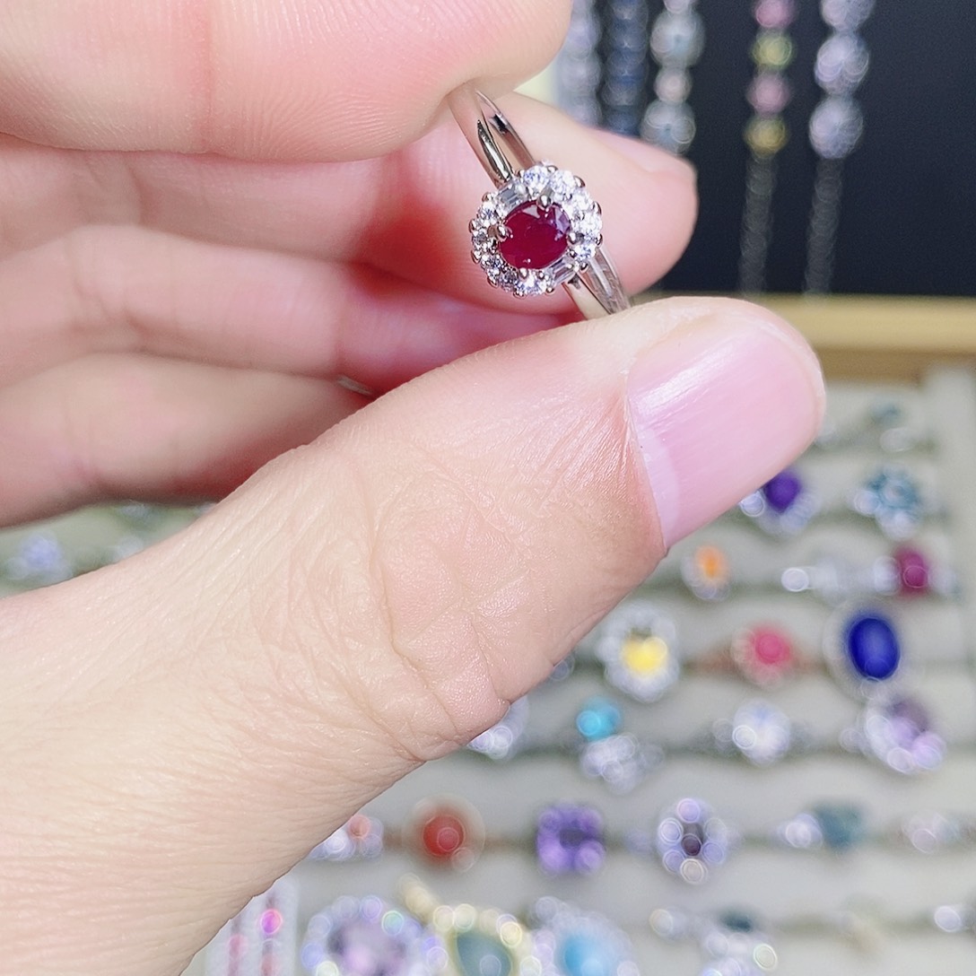 未镶嵌戒指红宝石