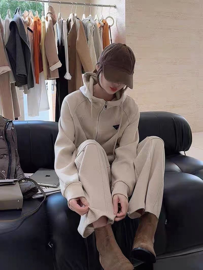 爆款女休闲套装加厚