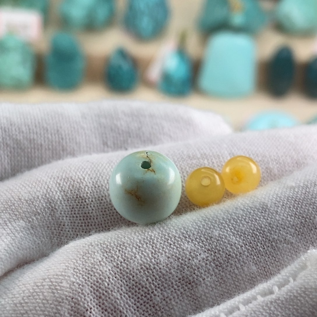 琥珀珠宝奇石未镶嵌