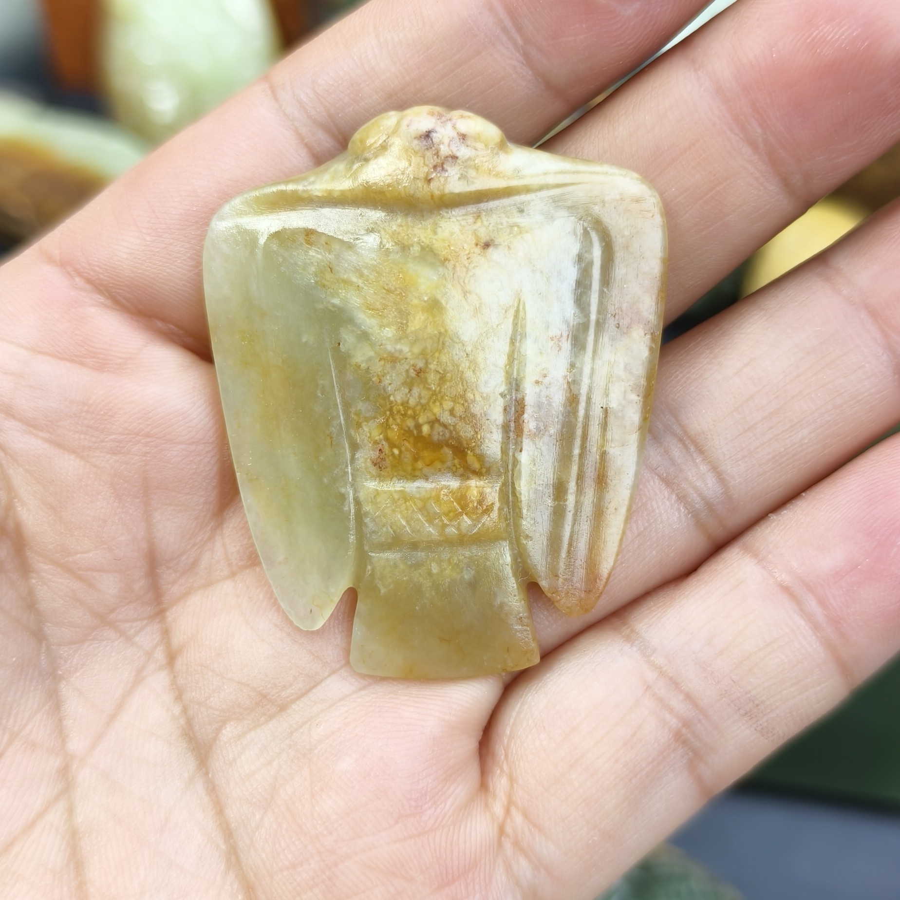 黄白河磨玉黄沁皮笛枭挂件