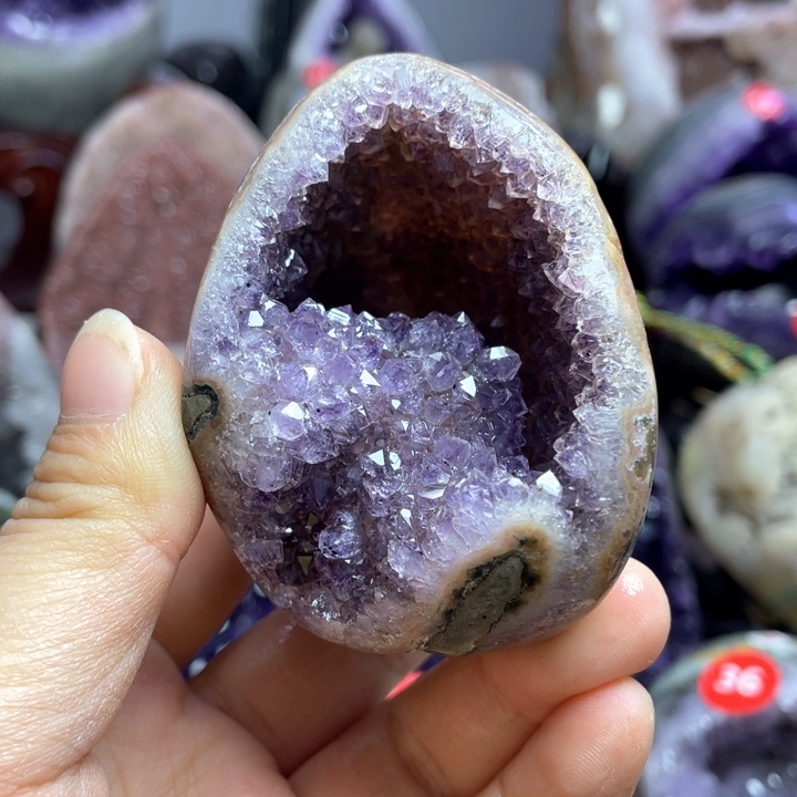 水晶摆件未镶嵌捡漏