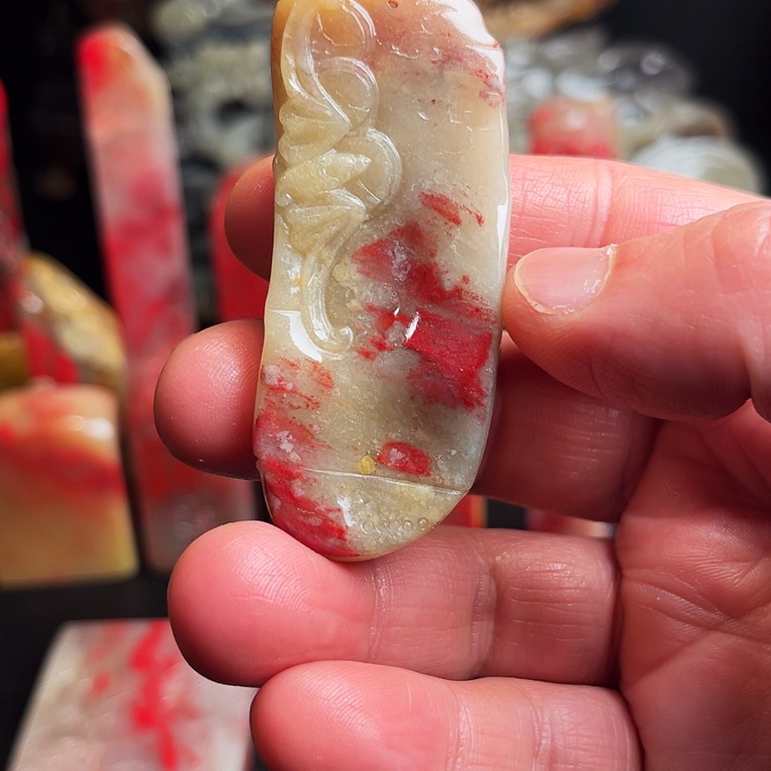 昌化石其他昌化老坑羊脂冻鸡血石挂件