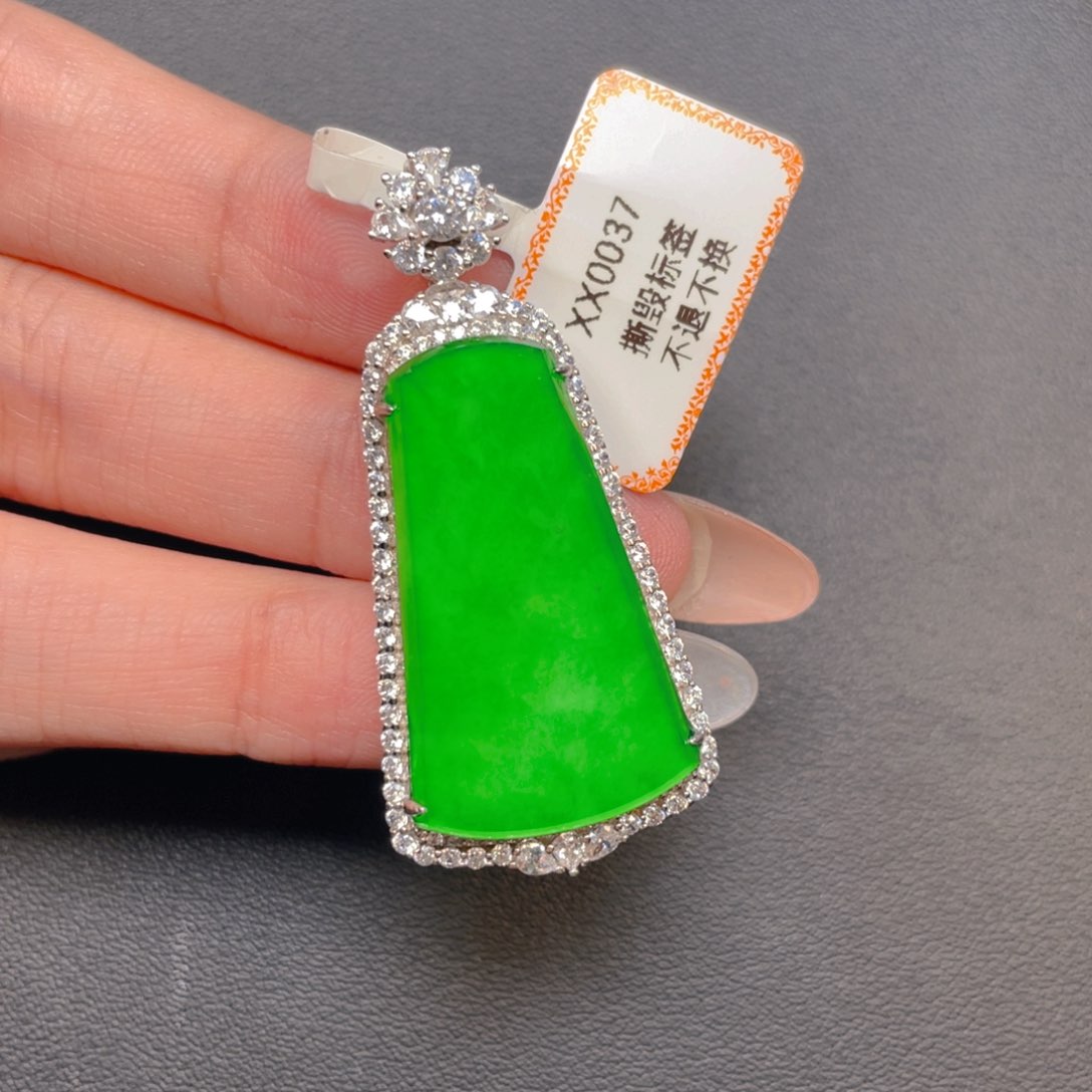 【闪购商品】吊坠(不含链)银S925镶嵌翡翠