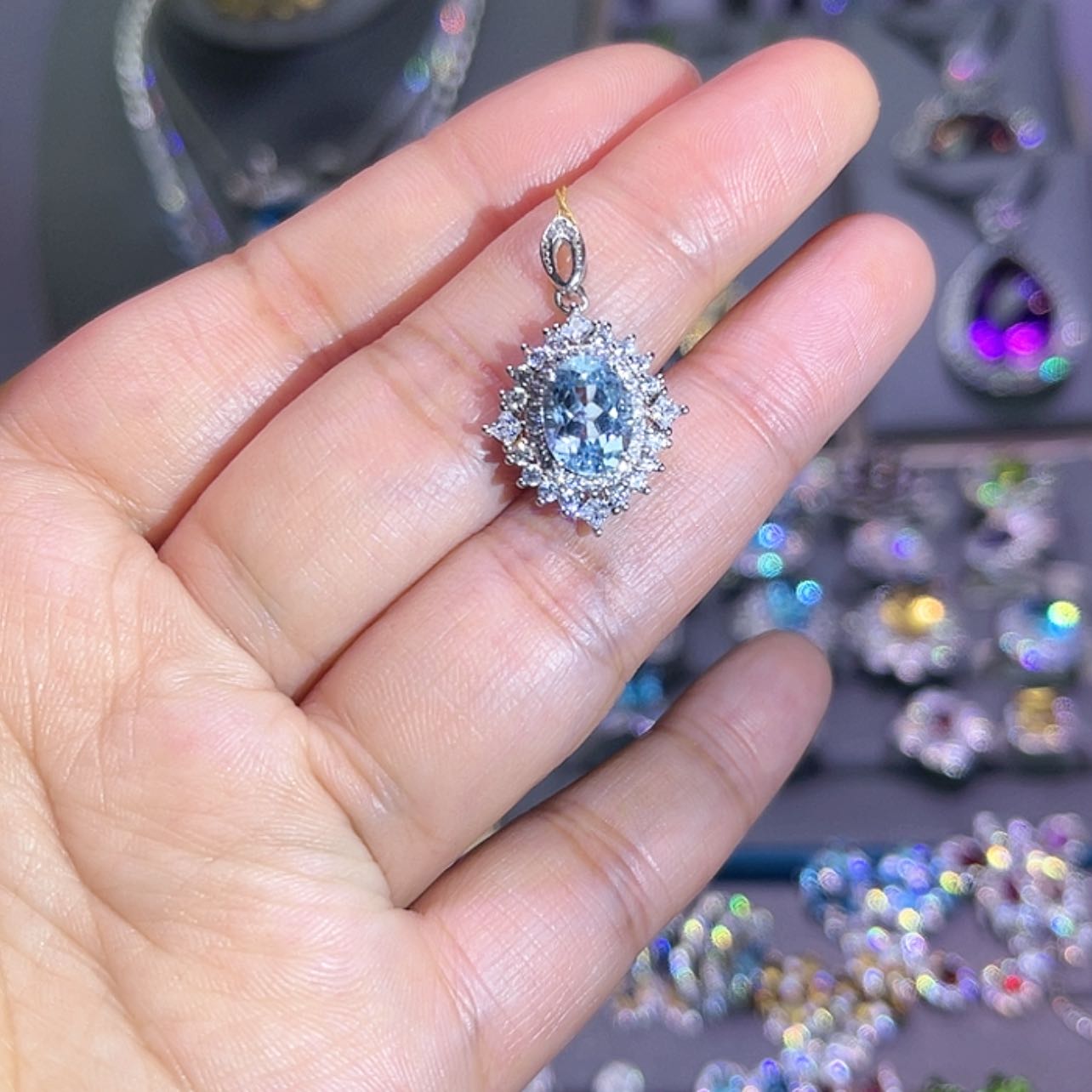 【闪购商品】托帕石吊坠(赠链)银S925镶嵌