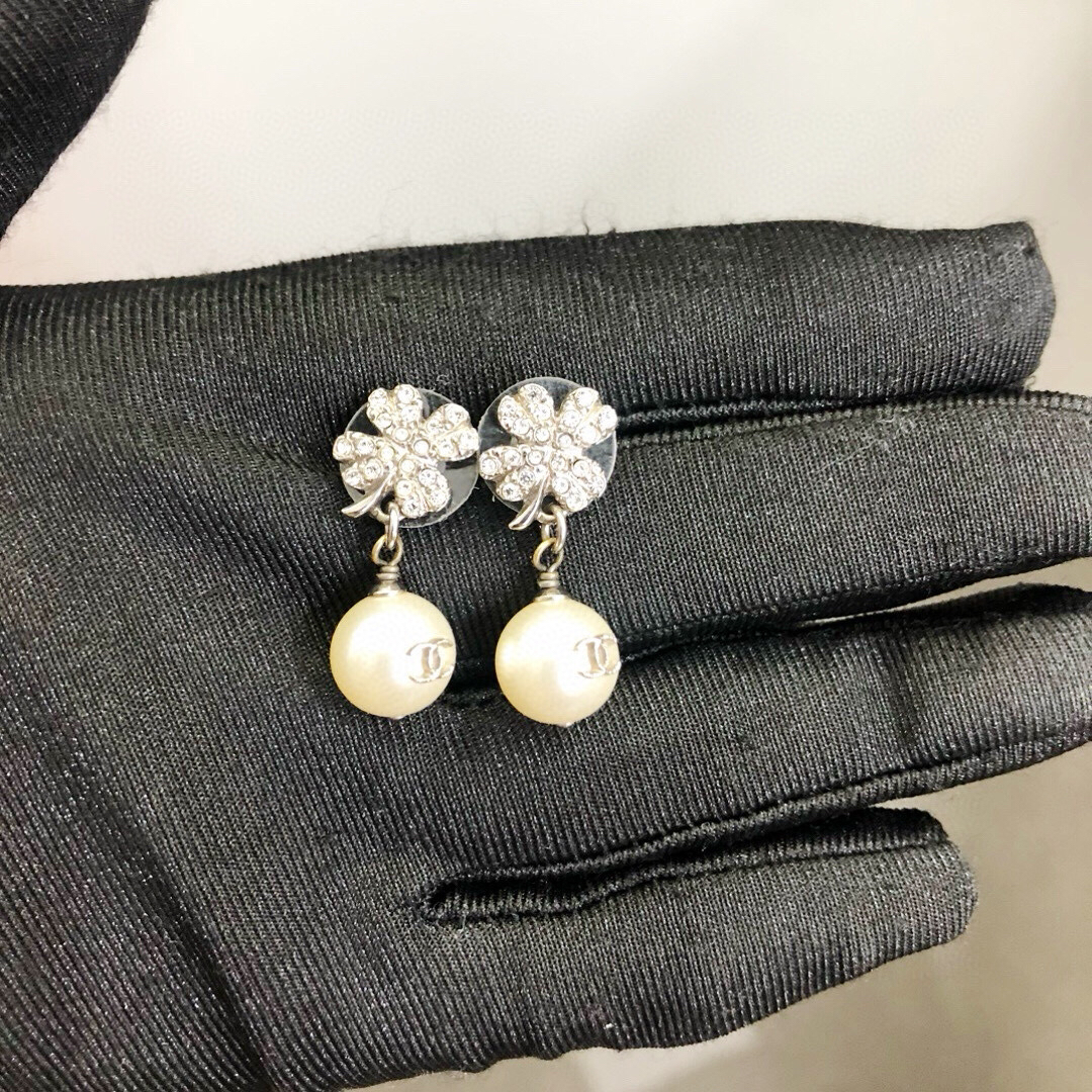 95新 Chanel/香奈儿 珍珠四叶草镶钻耳环